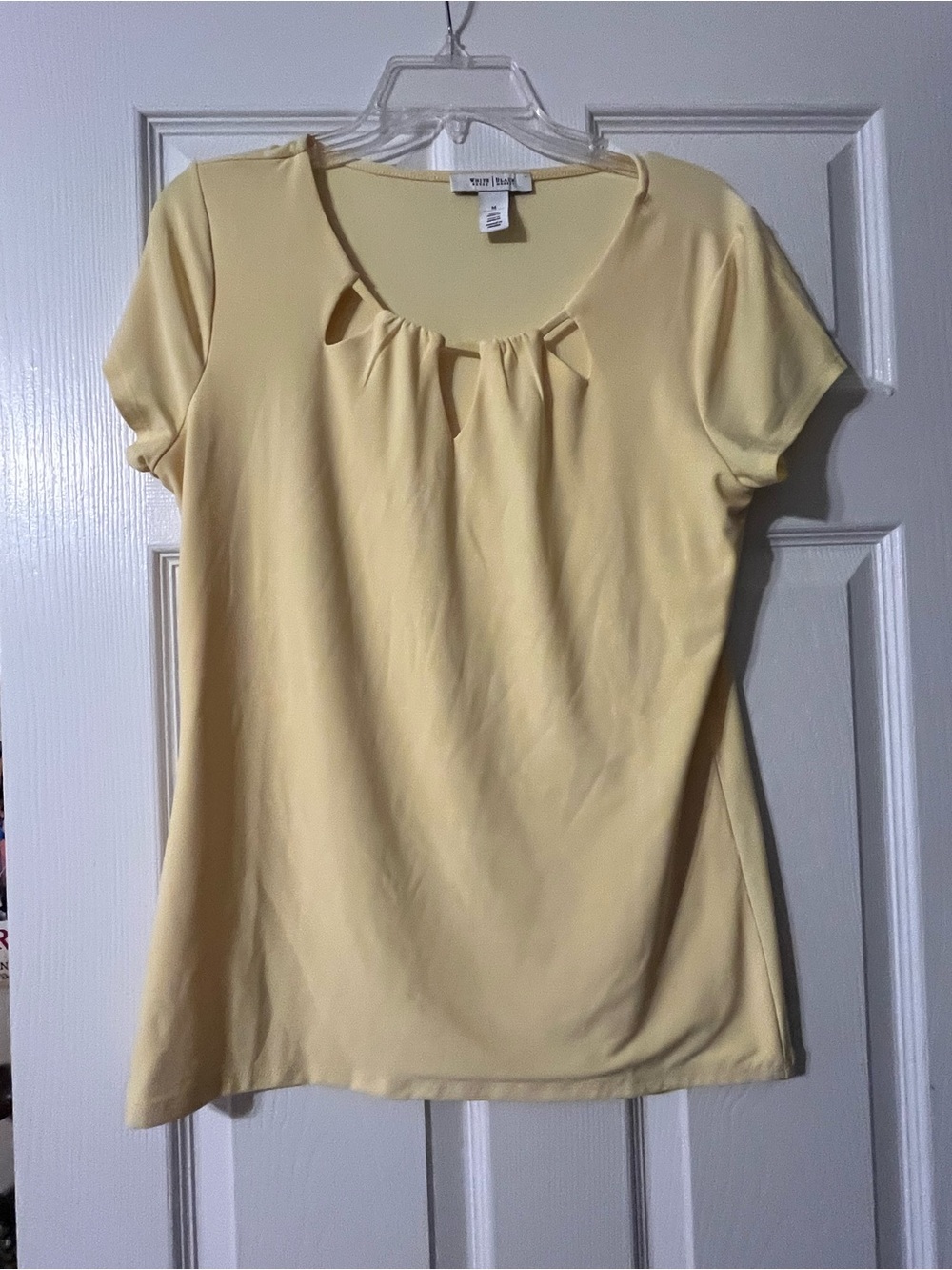 White House Black Market Pale Yellow Short Sleeve Scoop Neck Top